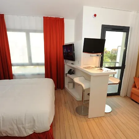 Lr La Rochelle 3*