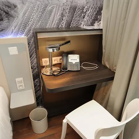 Hotel Lr La Rochelle La Rochelle (Charente-Maritime)